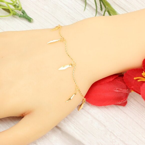 "Trendy Handmade Bracelet – A Thoughtful Gift for Girls & Women | UNVRC1083 - Picture 9 of 10